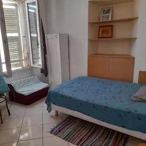 https://studette-charlot-centre-11-rue-paradis-nice.fr-provencehotel.com